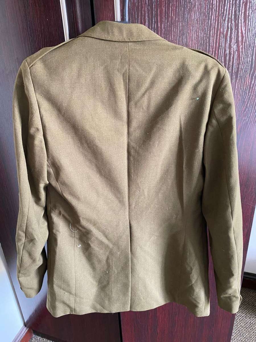 SADF STEP OUT JACKET-NO BUTTONS-SIZE SMALL-MEASURES 45 CM ARMPIT TO ARMPIT-LABELLED