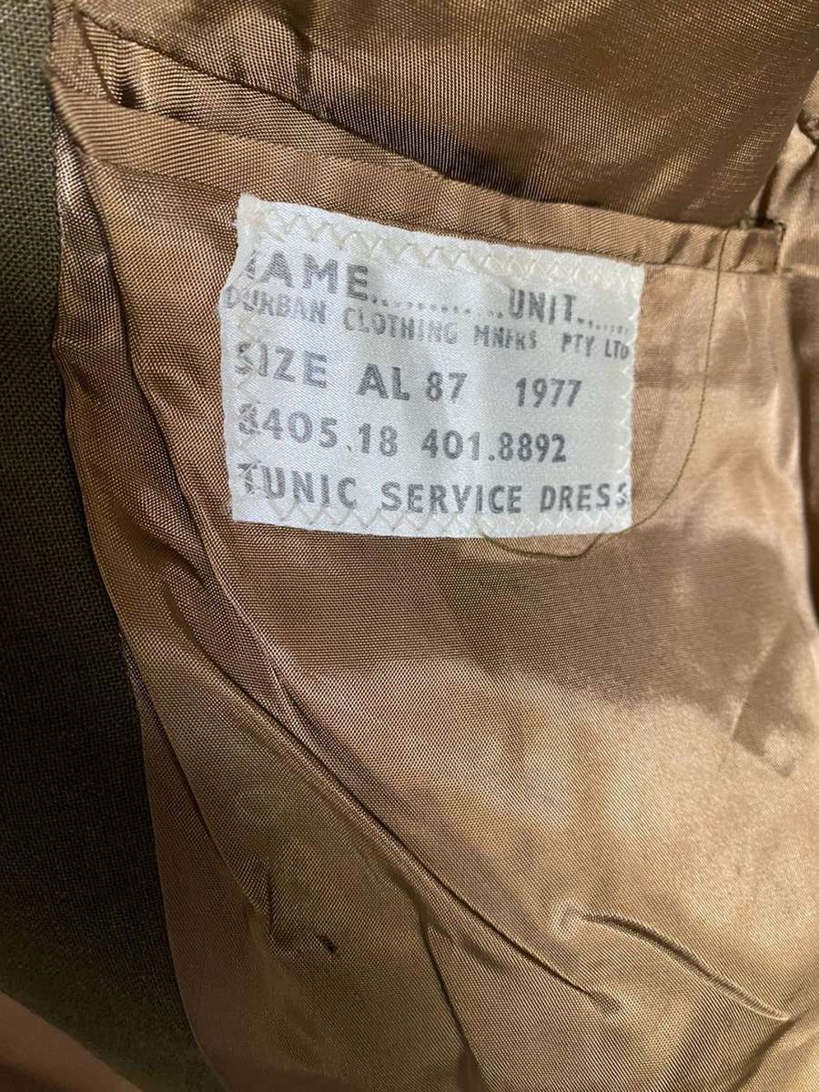 SADF STEP OUT JACKET-NO BUTTONS-SIZE SMALL-MEASURES 45 CM ARMPIT TO ARMPIT-LABELLED