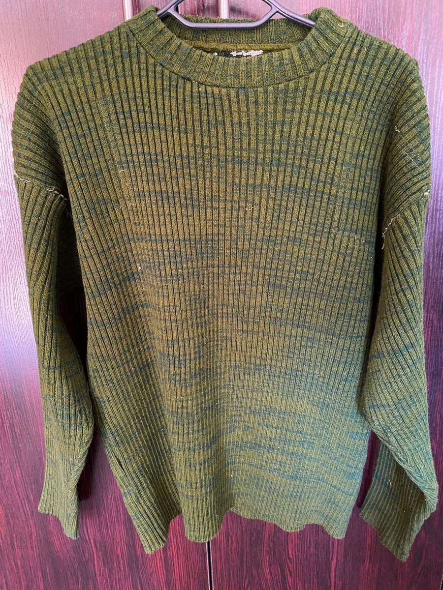 RHODESIAN JERSEY SIZE MEDIUM-MEASURES 55 CM ARMPIT TO ARMPIT