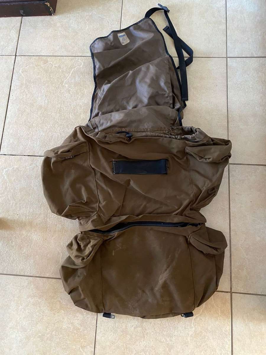 SADF LARGE PATTERN 83 BACK PACK-SOLD WITHOUT THE H-FRAME-GOOD AND COMPLETE CONDITION