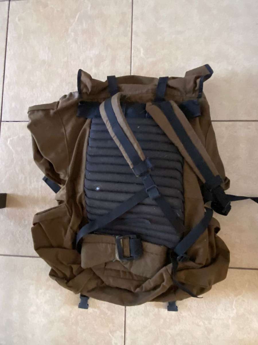 SADF LARGE PATTERN 83 BACK PACK-SOLD WITHOUT THE H-FRAME-GOOD AND COMPLETE CONDITION