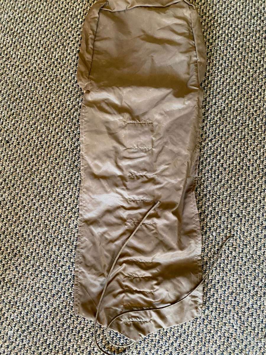 SADF MILITARY SHAVING/BATHROOM HOLDER -GOOD CONDITION