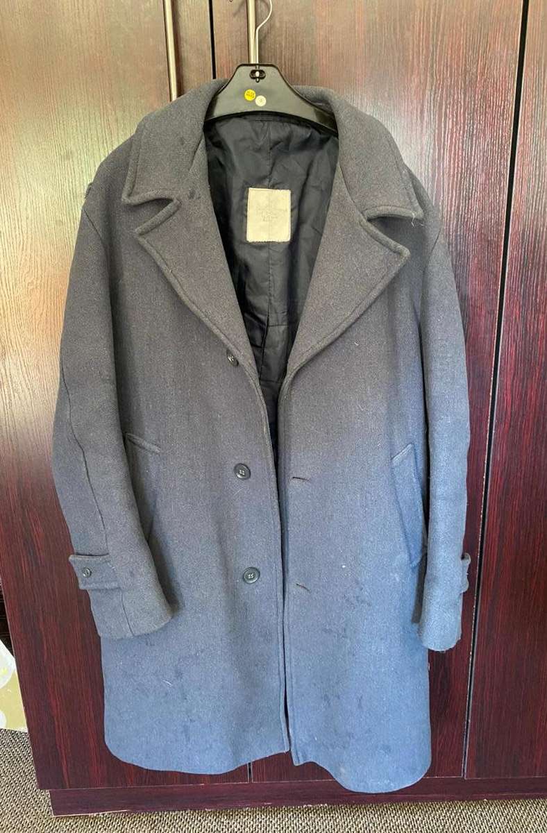 POLICE/SAAF OVERCOAT-SIZE MEDIUM-MEASURES 50 CM ATMPIT TO ARMPIT-LABELLED
