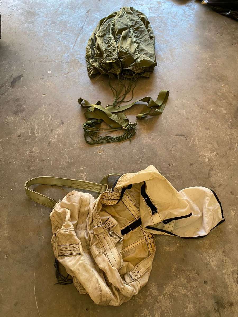 SADF PERIOD DROGUE CHUTE AND HOLDING BAG FOR FULL SIZE PARACHUTE