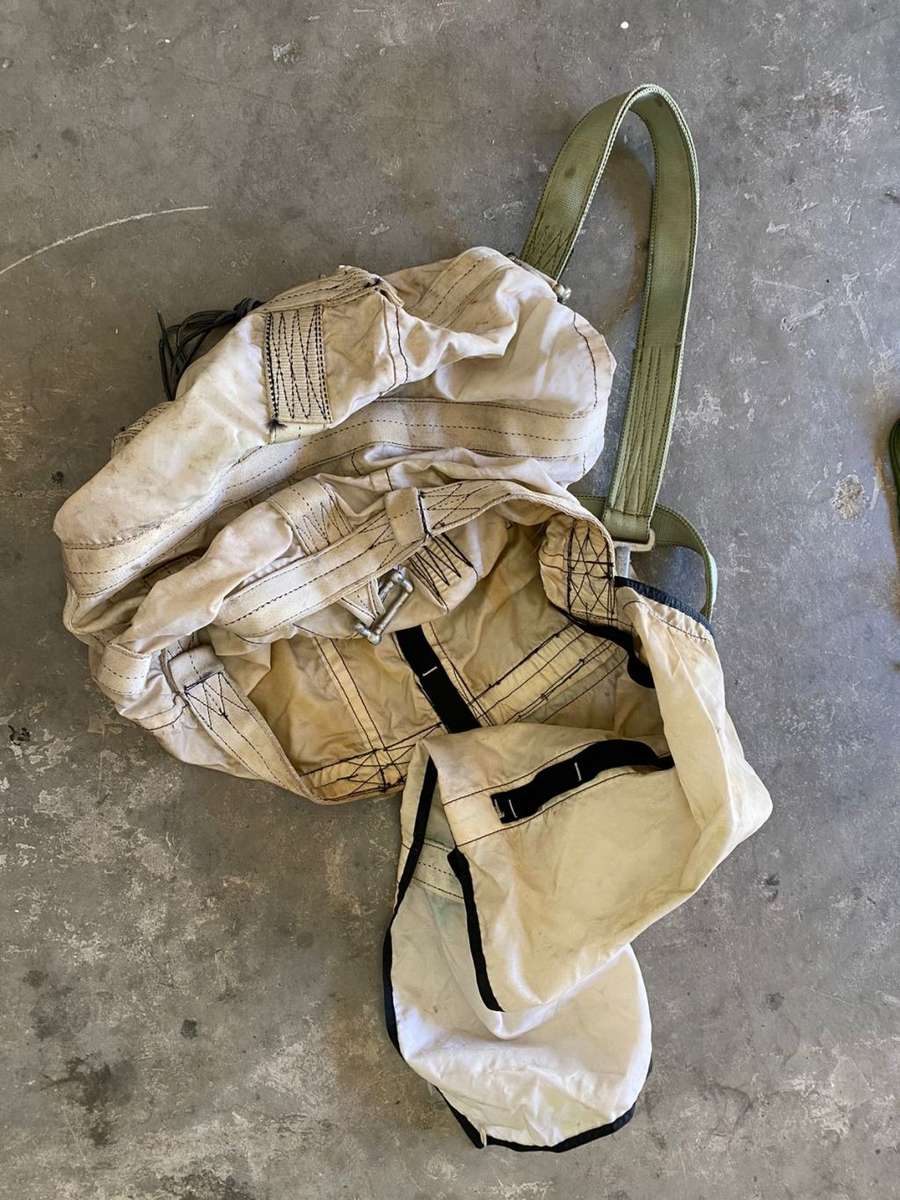 SADF PERIOD DROGUE CHUTE AND HOLDING BAG FOR FULL SIZE PARACHUTE