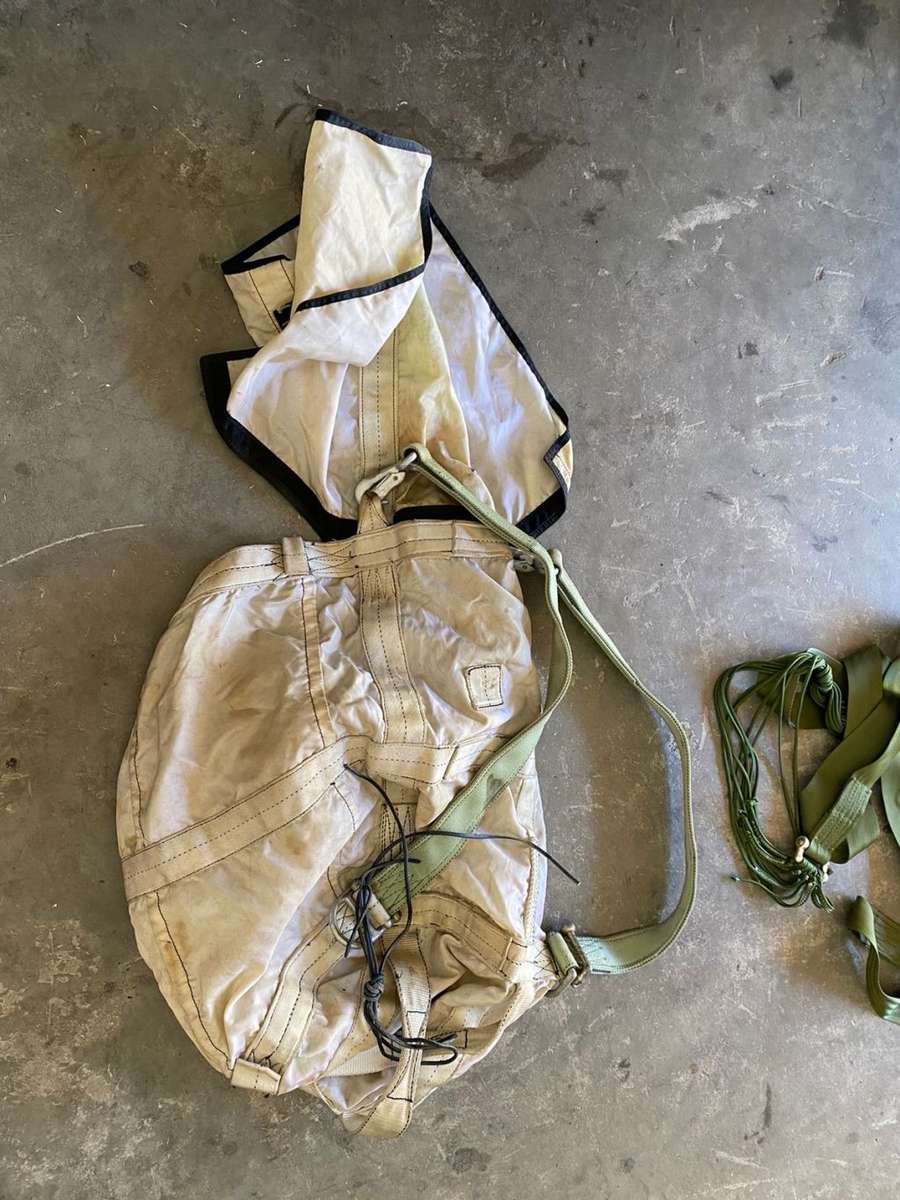 SADF PERIOD DROGUE CHUTE AND HOLDING BAG FOR FULL SIZE PARACHUTE