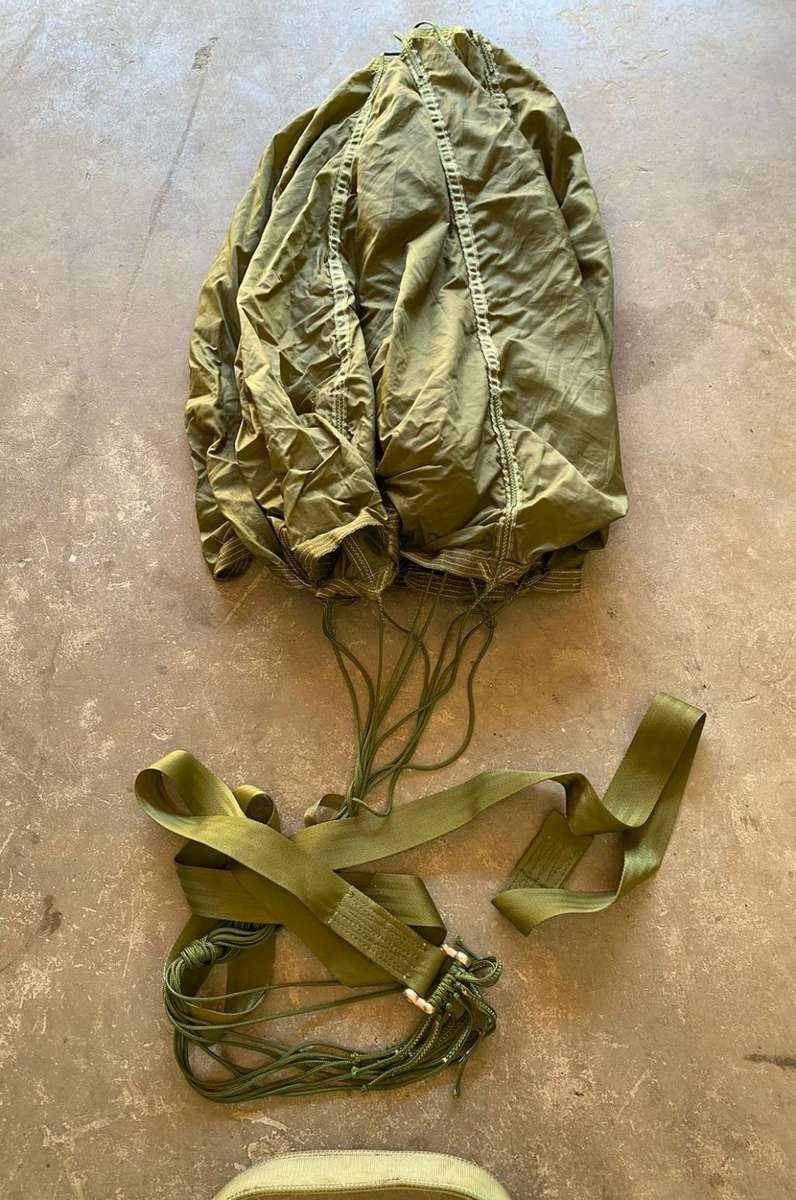 SADF PERIOD DROGUE CHUTE AND HOLDING BAG FOR FULL SIZE PARACHUTE