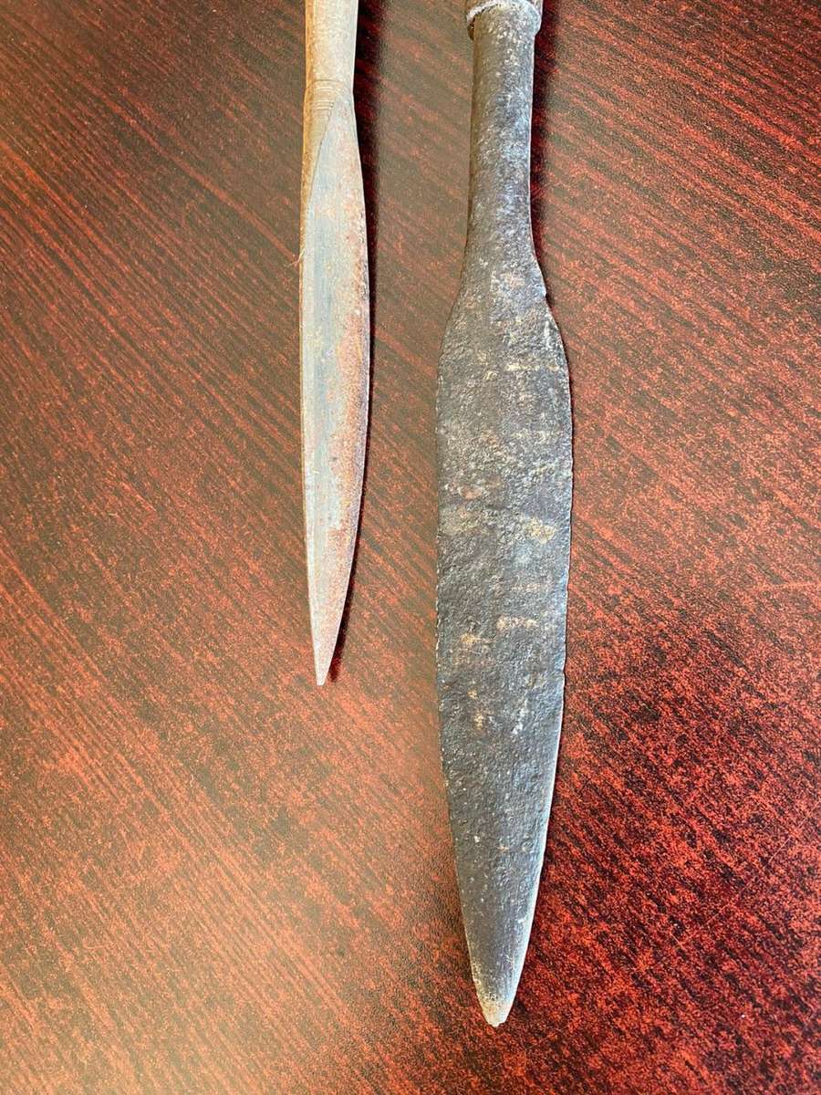 OLD SPEAR POINTS-MEASURES 44 AND 31 CM