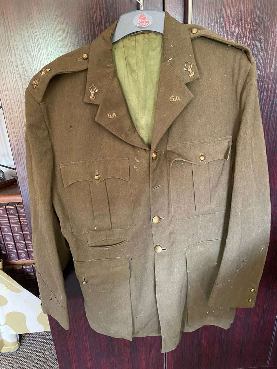 EARLY 1950`S PERIOD-INFANTRY UNIFORM JACKET SIZE LARGE-MEASURES 55CM ARMPIT TO ARMPIT-THERE IS A LOT