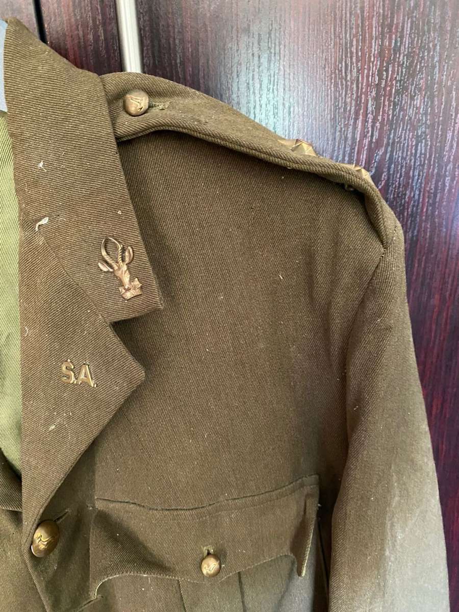 EARLY 1950`S PERIOD-INFANTRY UNIFORM JACKET SIZE LARGE-MEASURES 55CM ARMPIT TO ARMPIT-THERE IS A LOT