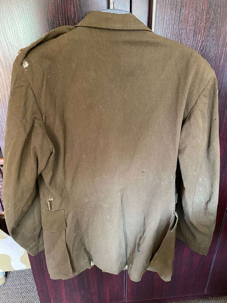 EARLY 1950`S PERIOD-INFANTRY UNIFORM JACKET SIZE LARGE-MEASURES 55CM ARMPIT TO ARMPIT-THERE IS A LOT