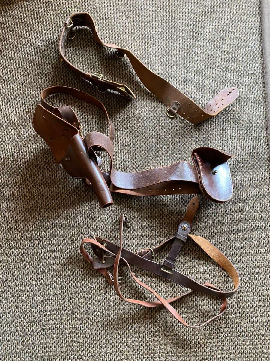 SELECTION OF OLD SAP LEATHER BELTING