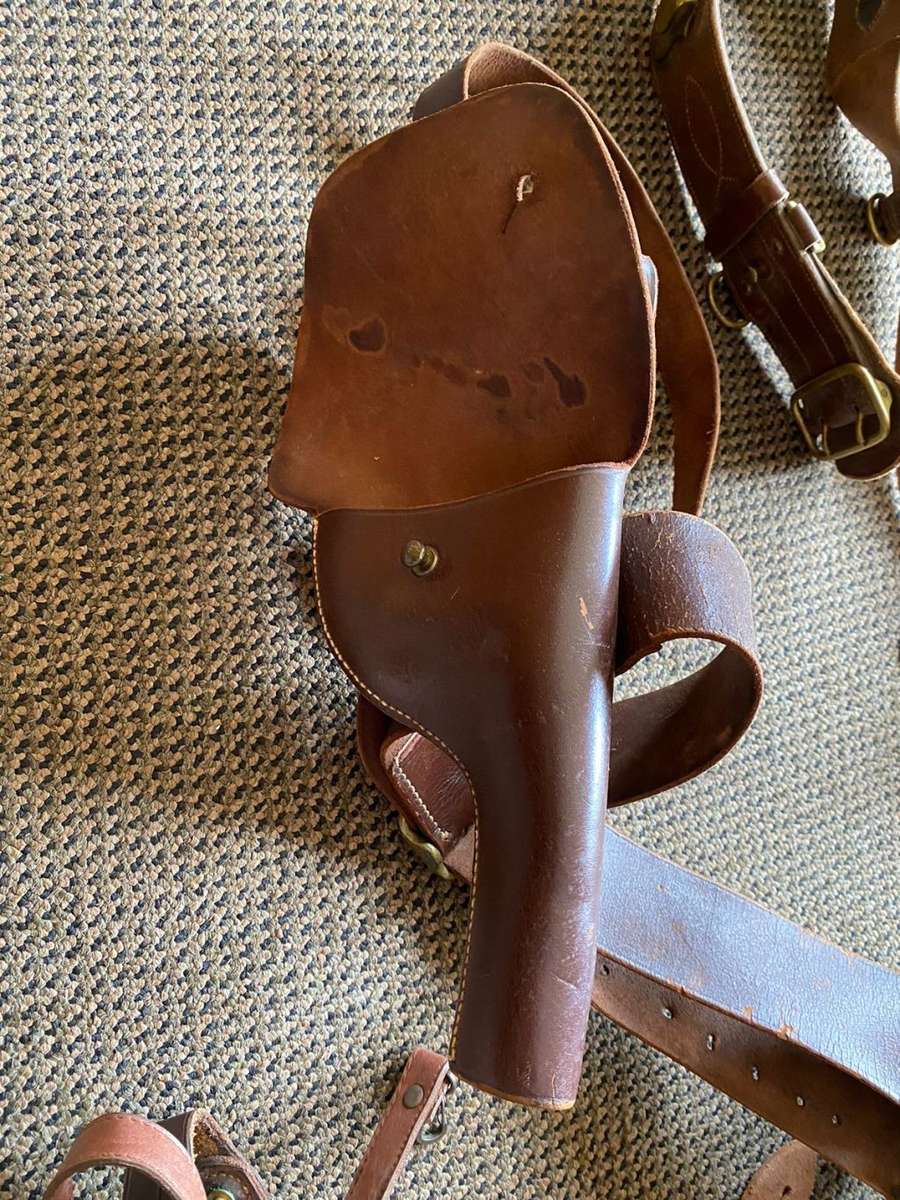 SELECTION OF OLD SAP LEATHER BELTING