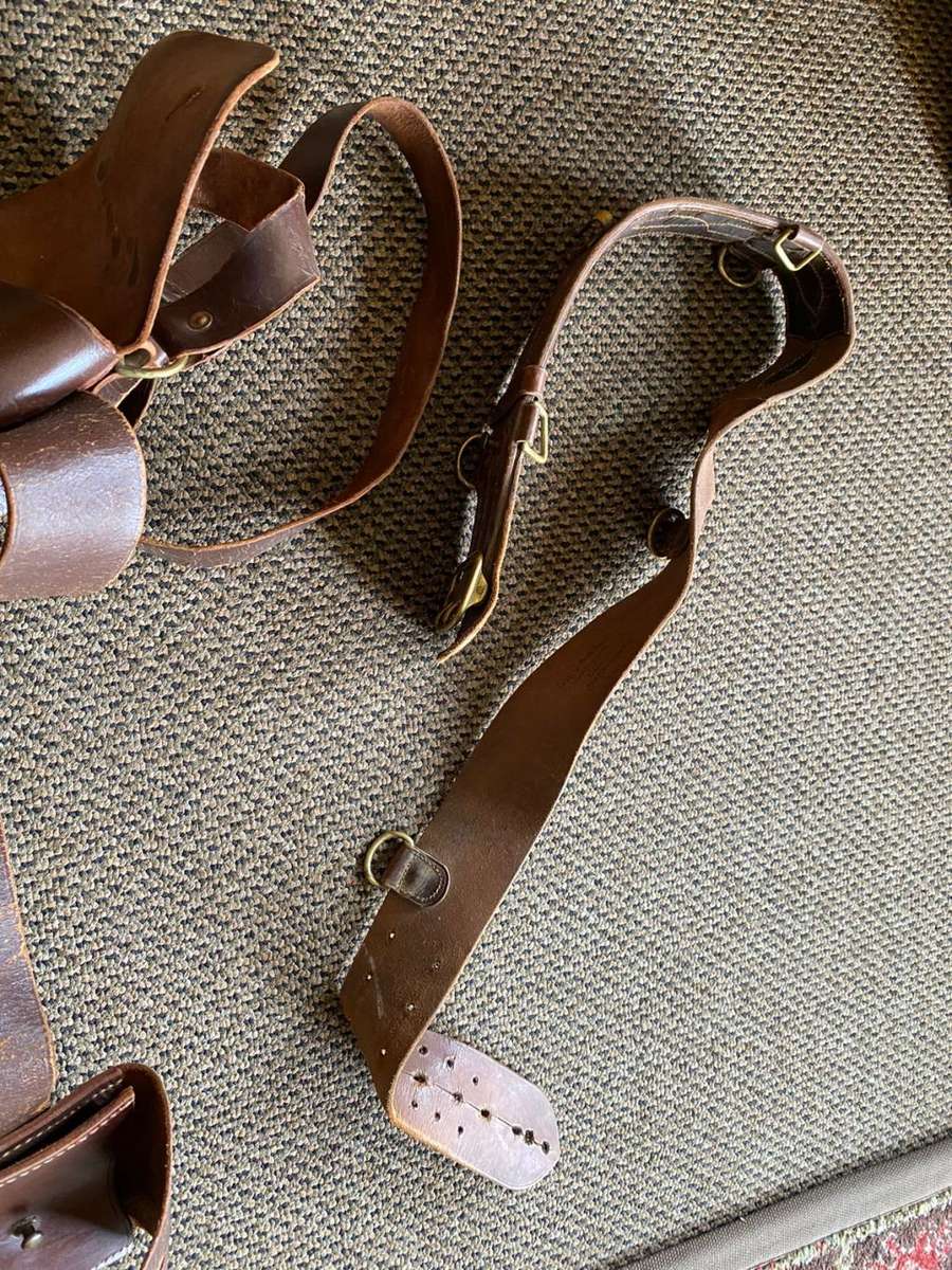 SELECTION OF OLD SAP LEATHER BELTING