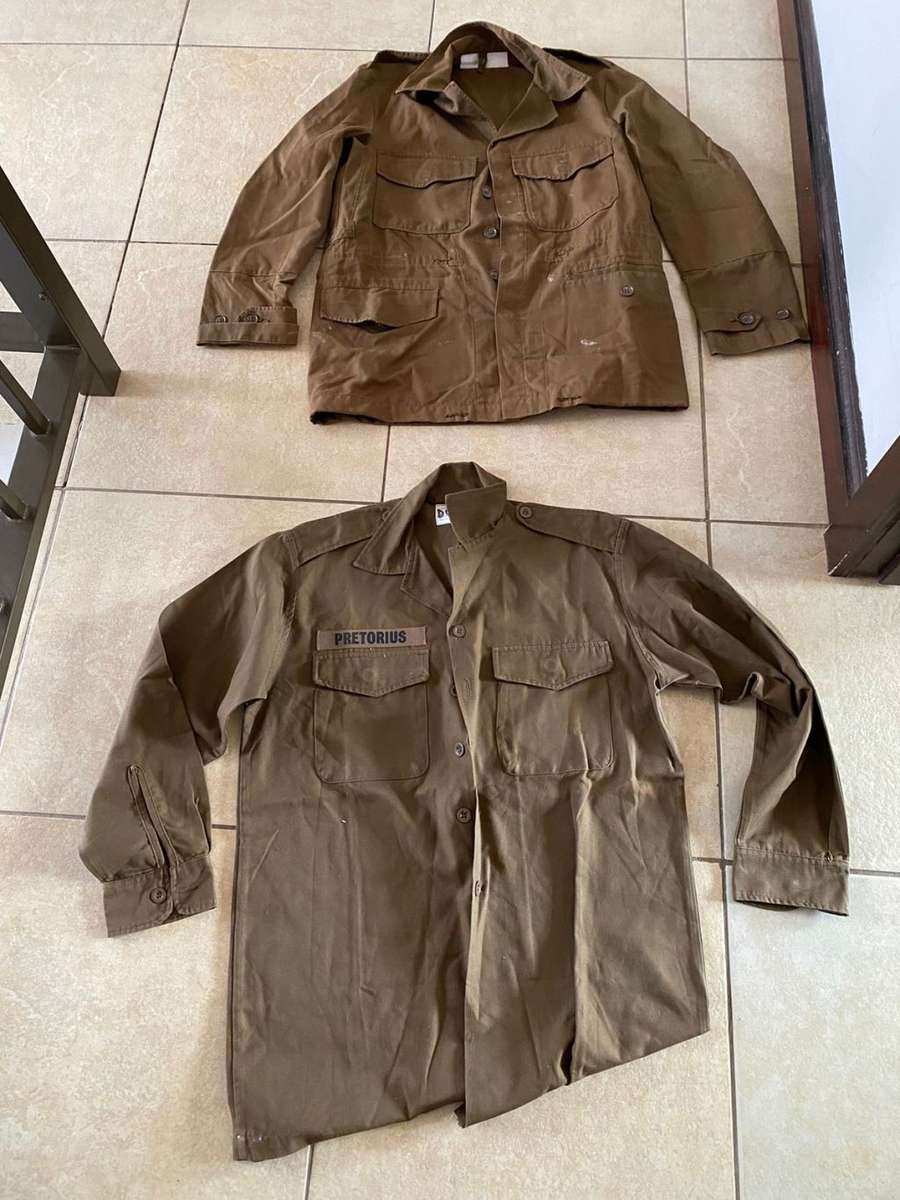 SADF NUTRIA BUSH JACKET SIZE SMALL-MEASURES 50CM ARMPIT TO ARMPIT AND LONG SLEEVE SHIRT SIZE MEDIUM-