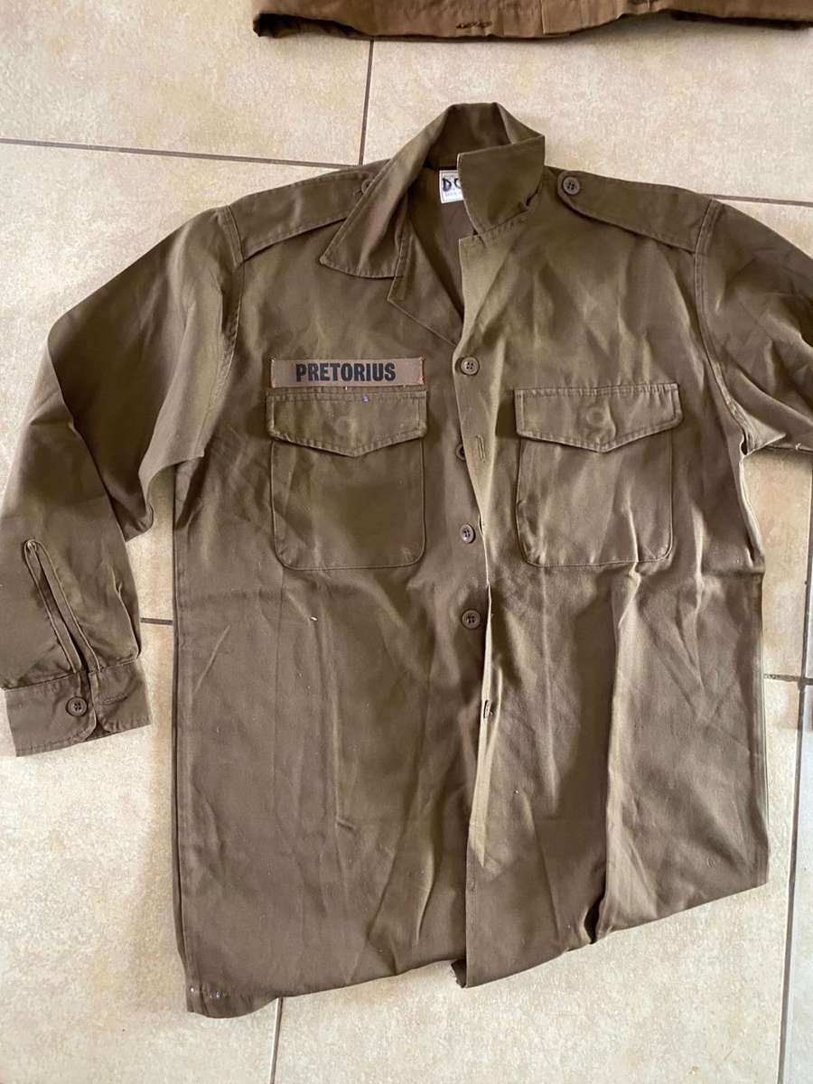 SADF NUTRIA BUSH JACKET SIZE SMALL-MEASURES 50CM ARMPIT TO ARMPIT AND LONG SLEEVE SHIRT SIZE MEDIUM-