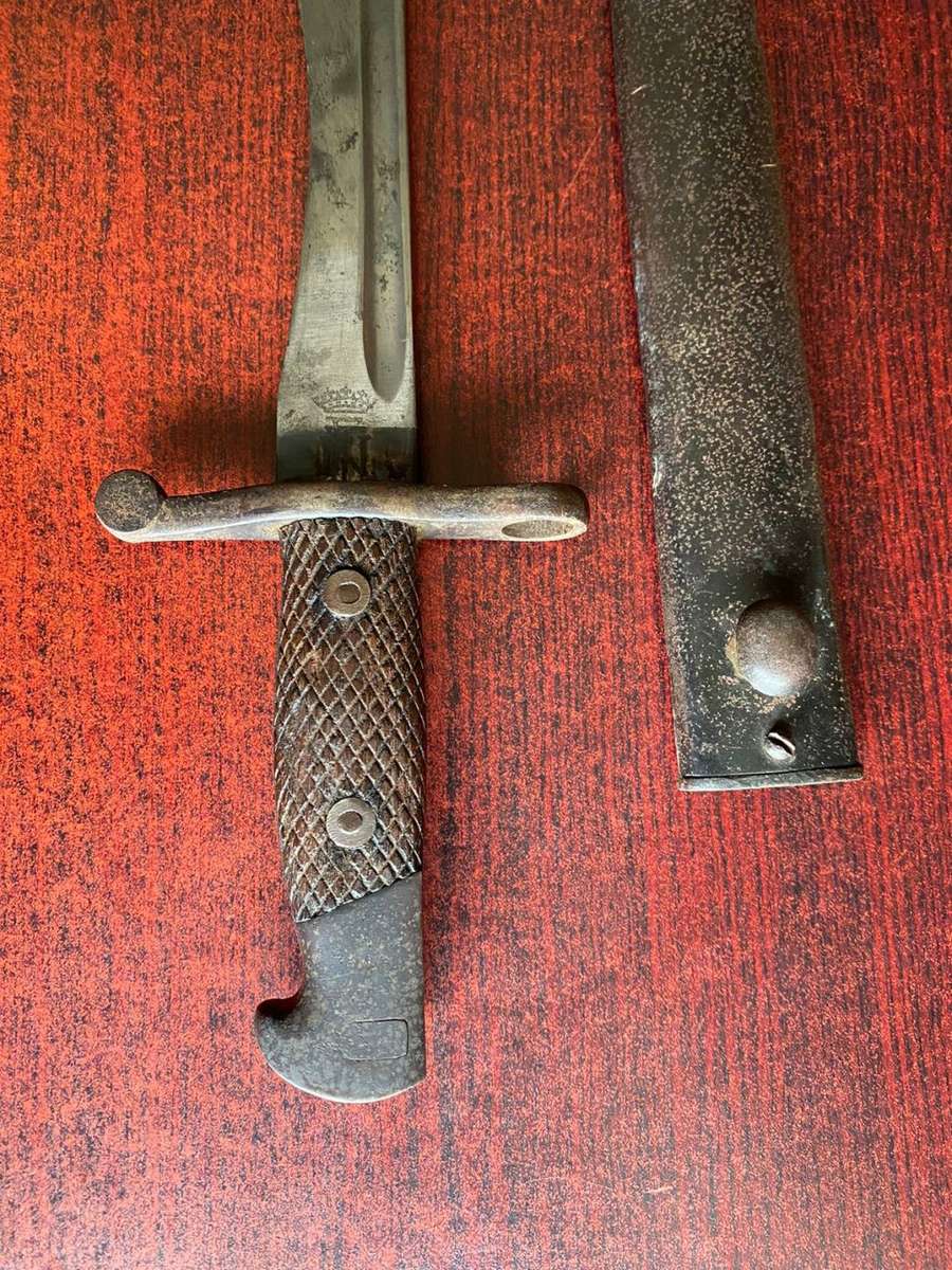 SPANISH 1941- `BOLO` BAYONET WITH METAL SCABBARD