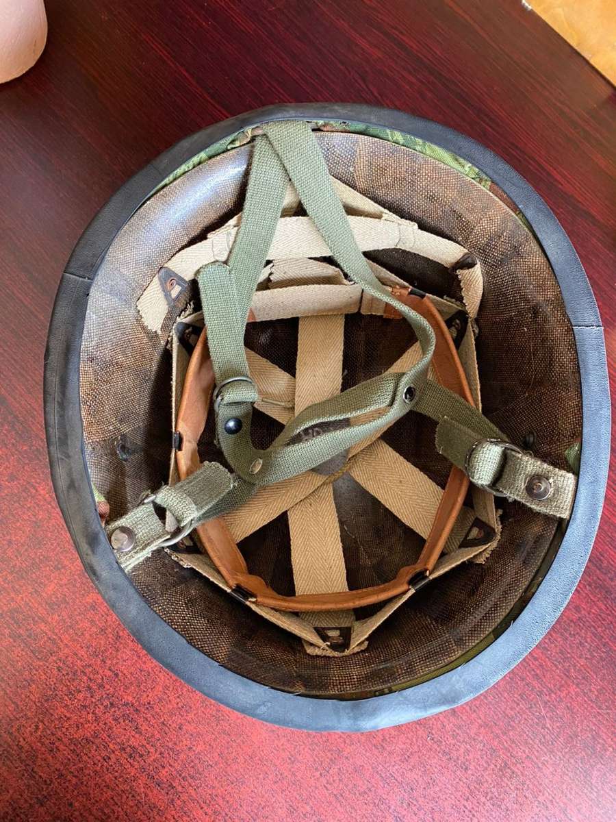 FRENCH ALGERIAN PARA HELMET-DATED 1955-GUARANTEED ORIGINAL-SIZE 56-GOOD CONDITION