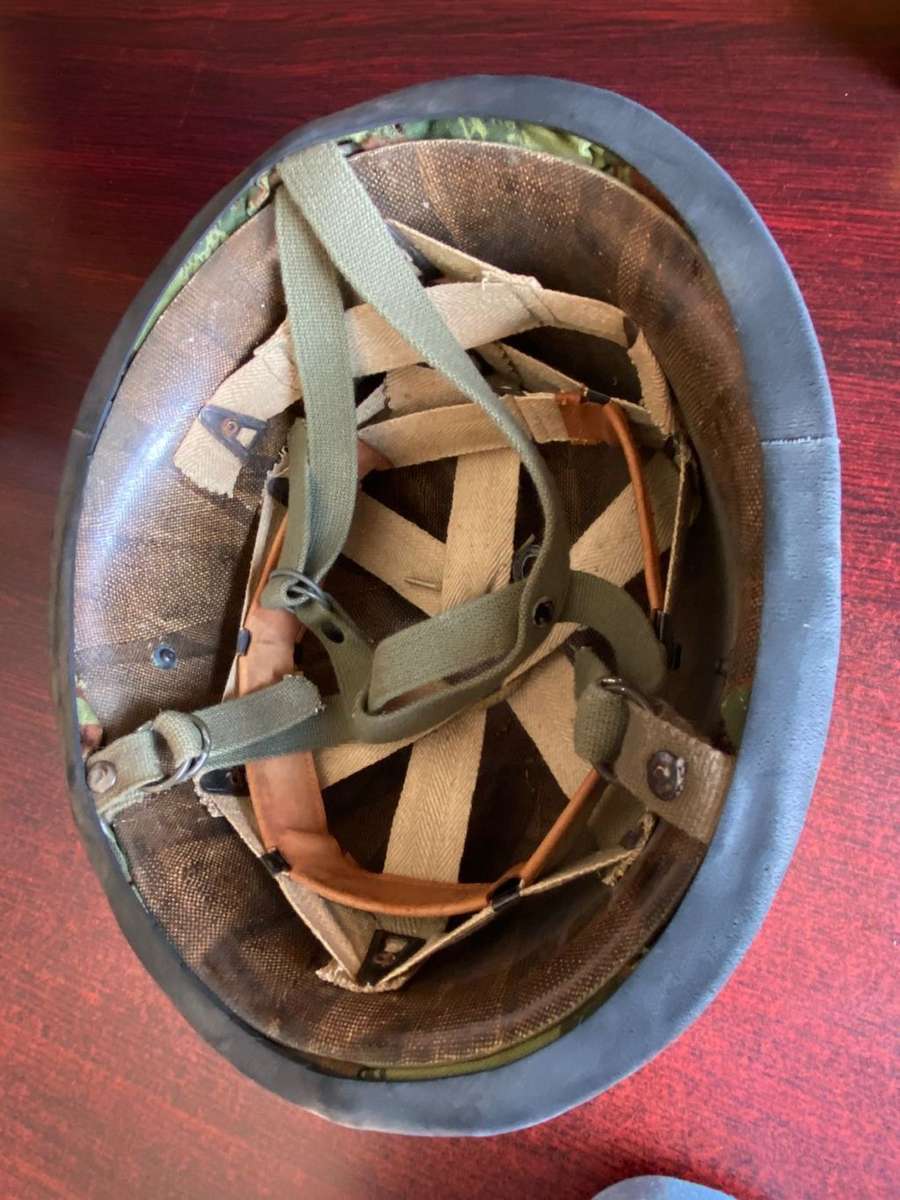 FRENCH ALGERIAN PARA HELMET-DATED 1955-GUARANTEED ORIGINAL-SIZE 56-GOOD CONDITION