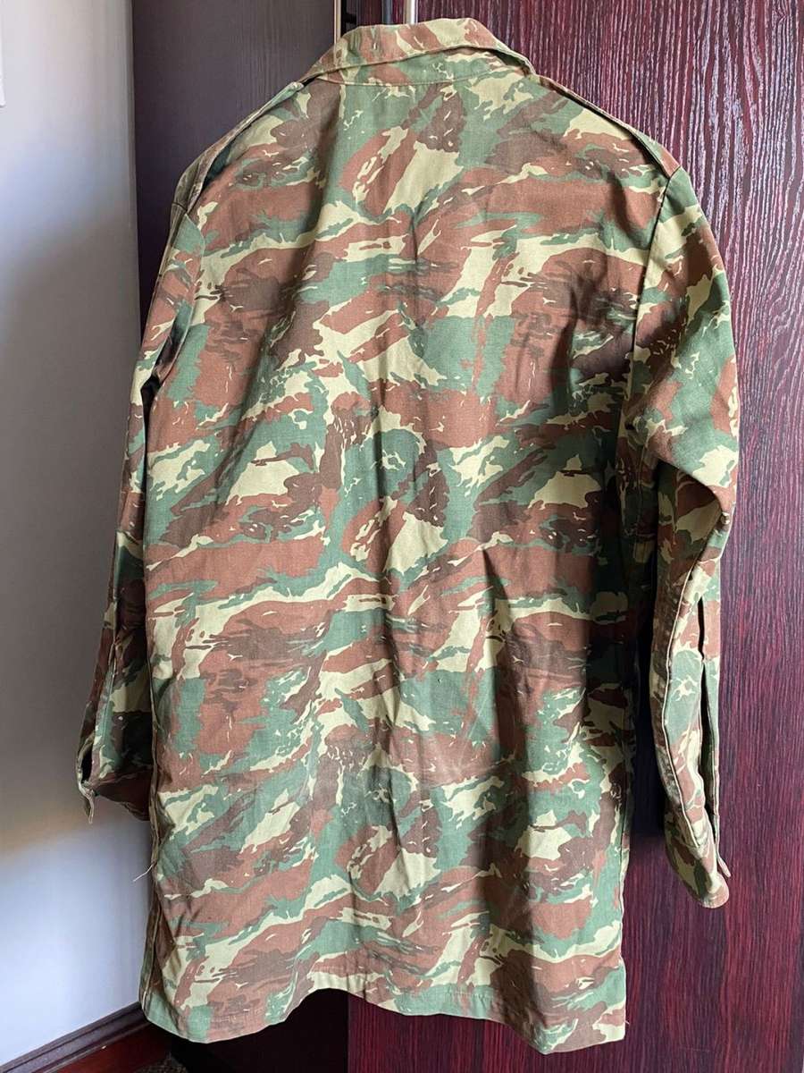 32 BATTALION,SUMMER PATTERN,LONG SLEEVE SHIRT-SIZE MEDIUM-MEASURES 57 CM ARMPIT TO ARMPIT-IN ALMOST