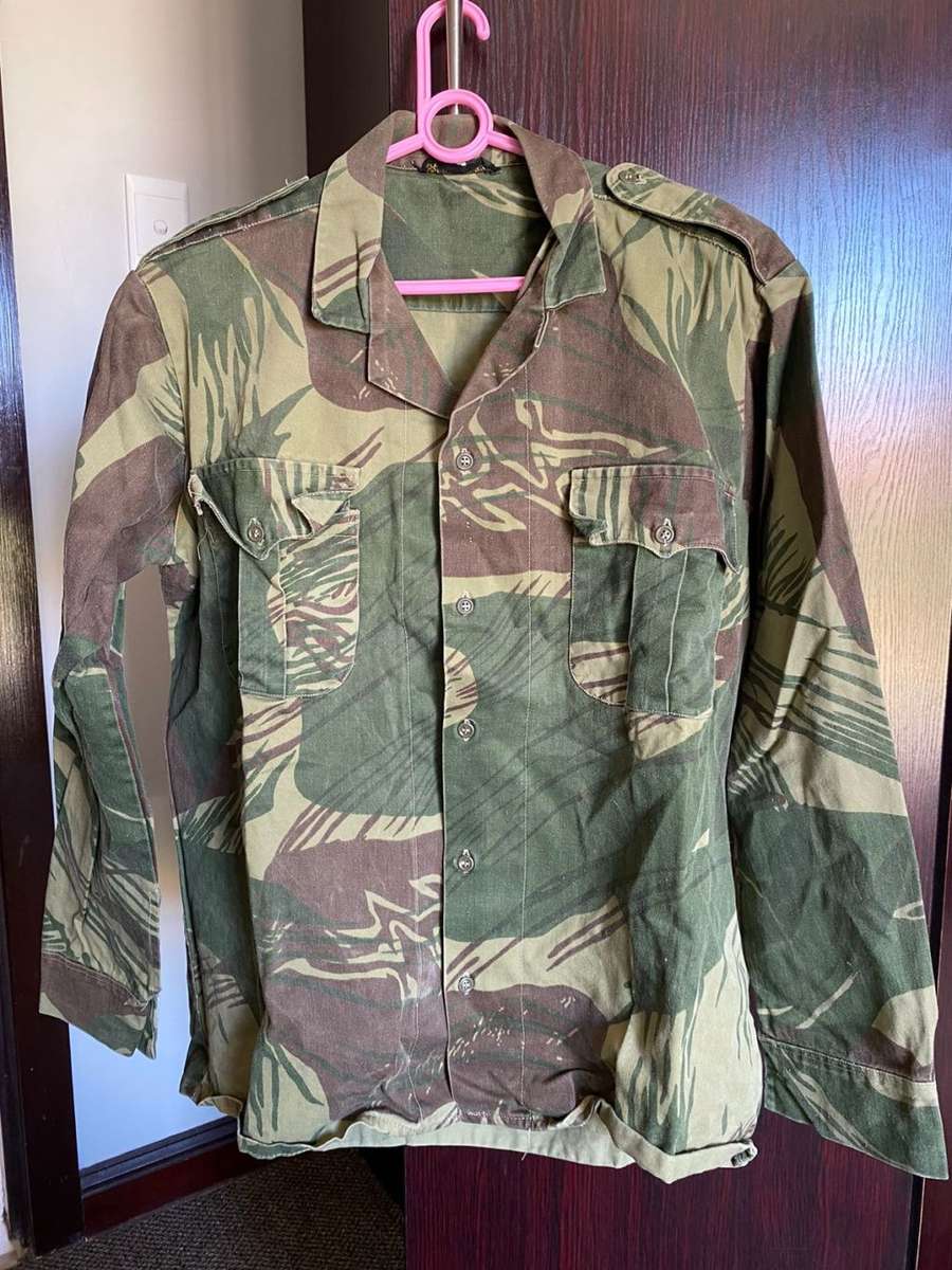 RHODESIA CAMO LONG SLEEVE SHIRT-MAKERS LABEL-PARAMOUNT-SIZE LARGE-MEASURES 60 CM ARMPIT TO ARMPIT-US