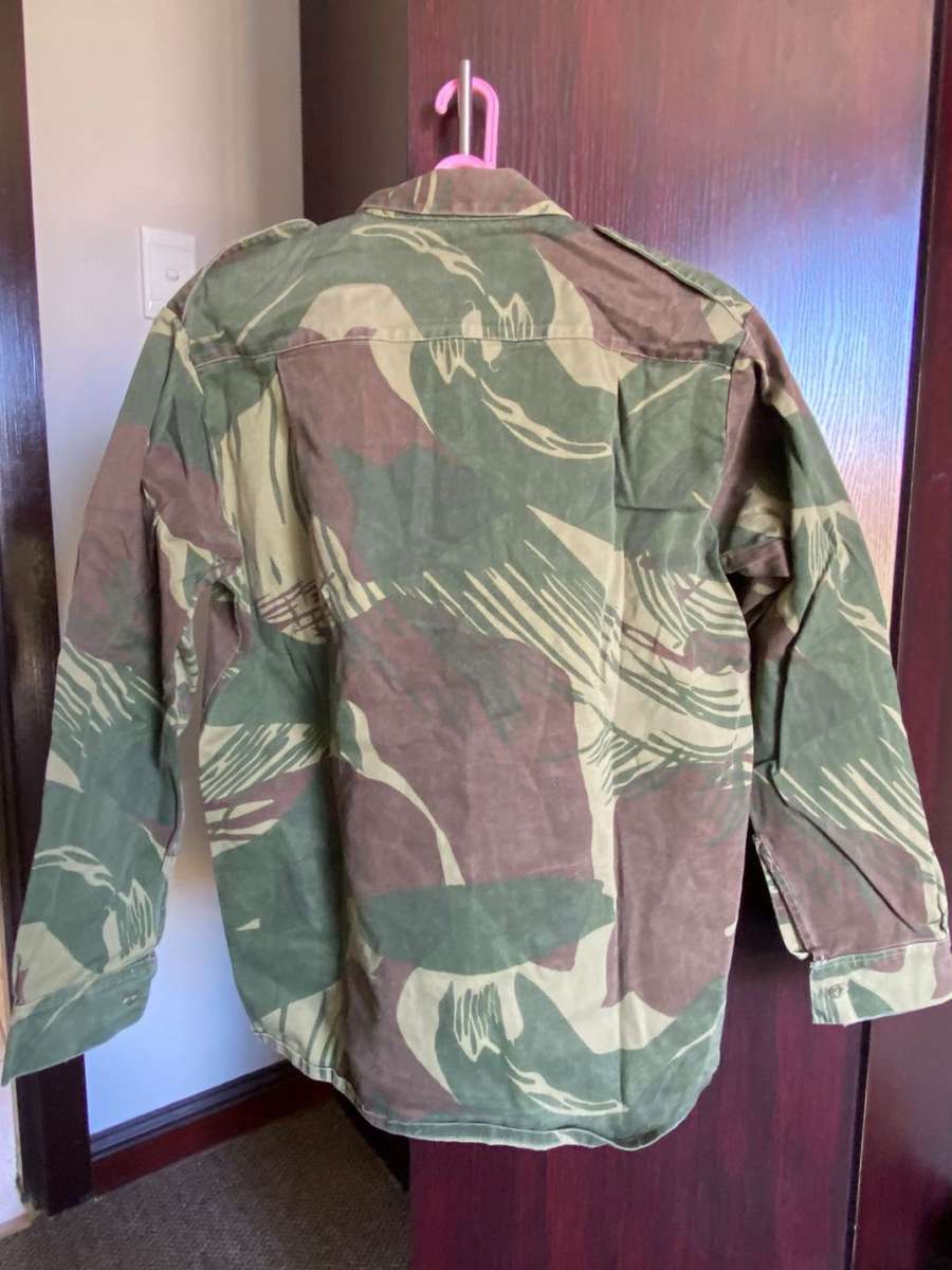 RHODESIA CAMO LONG SLEEVE SHIRT-MAKERS LABEL-PARAMOUNT-SIZE LARGE-MEASURES 60 CM ARMPIT TO ARMPIT-US