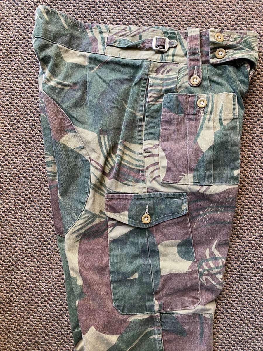 RHODESIA CAMO,TROUSERS,SIZE 32 TO 33-PLEASE LOOK AT MEASUREMENTS-PIPE LENGTH OF 72 CM-USED BUT GOOD