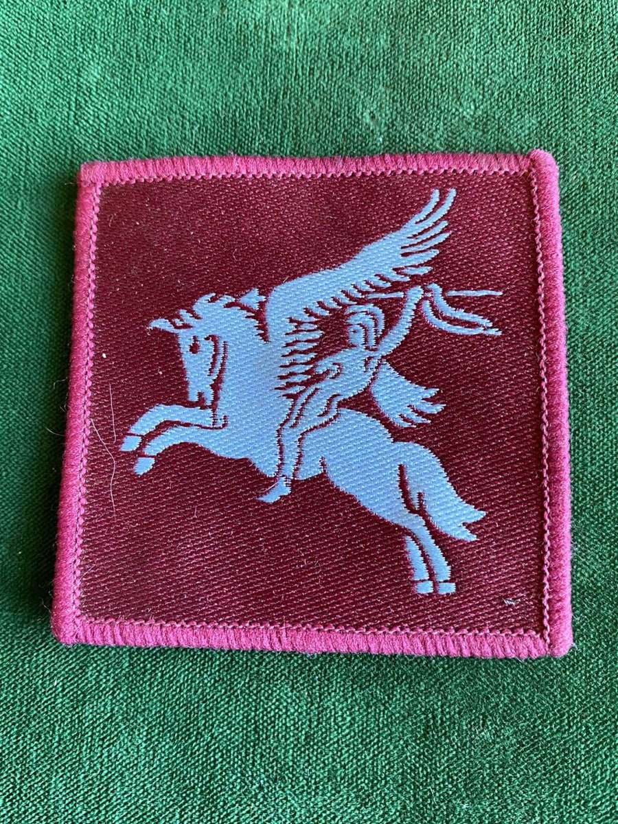 POST WAR BRITISH PARA REGT. CLOTH PATCH
