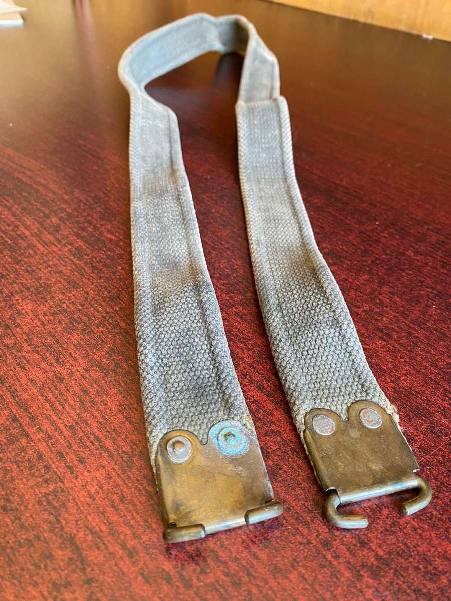 OLIVE GREEN, RHODESIAN FN RIFLE SLING-BRASS ENDS