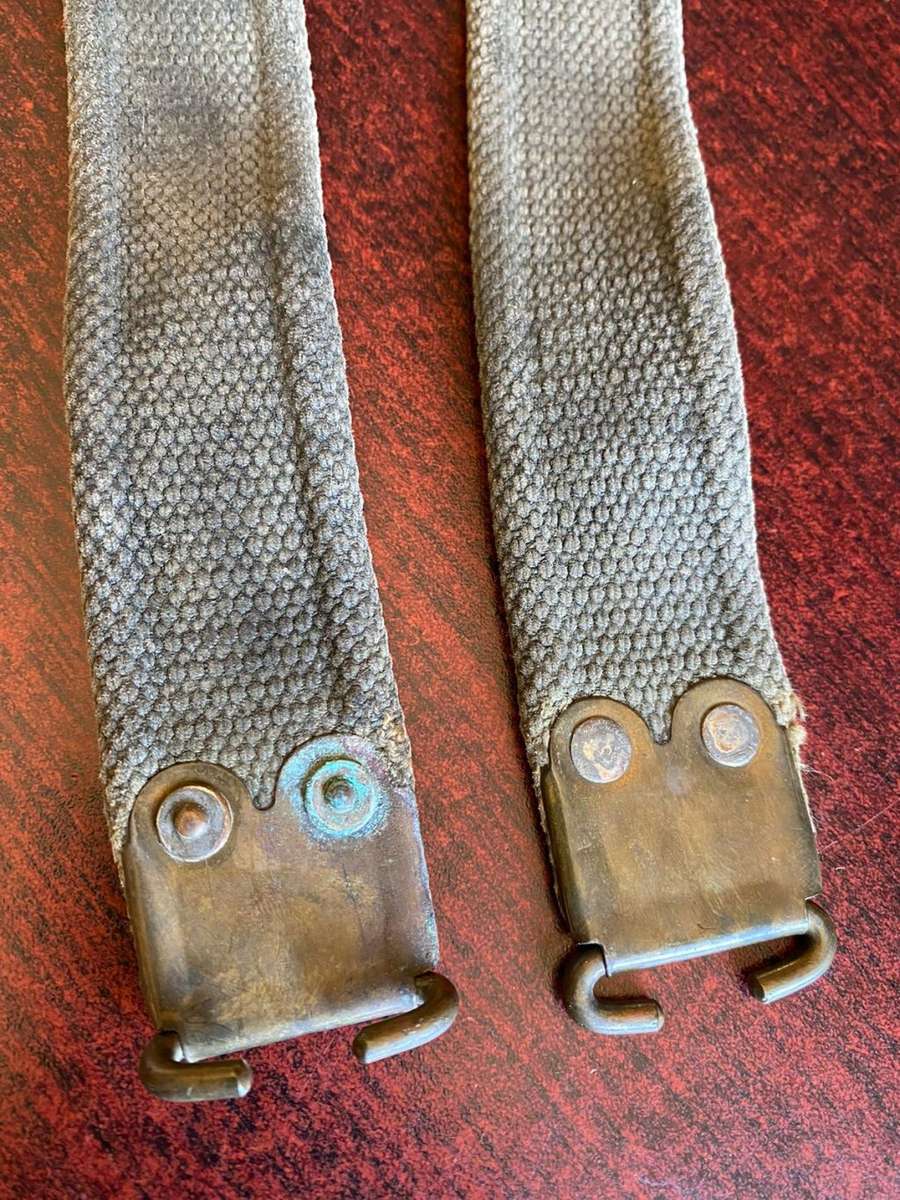 OLIVE GREEN, RHODESIAN FN RIFLE SLING-BRASS ENDS