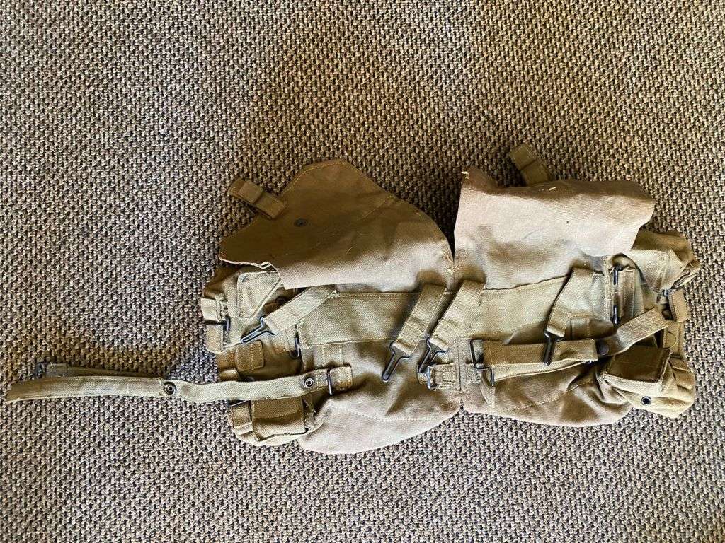 RHODESIAN PATTERN 62 WEBBING-KIDNEY POUCHES-MARKED