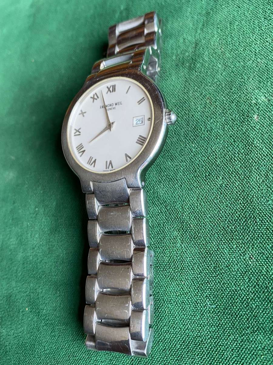 AUTHENTIC RAYMOND WEIL GENEVE,MENS WATCH-USED BUT VERY GOOD CONDITION,WITH STEEL STRAP-PERFECT RUNN