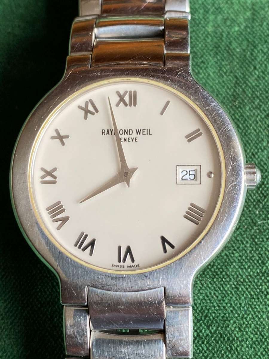 AUTHENTIC RAYMOND WEIL GENEVE,MENS WATCH-USED BUT VERY GOOD CONDITION,WITH STEEL STRAP-PERFECT RUNN