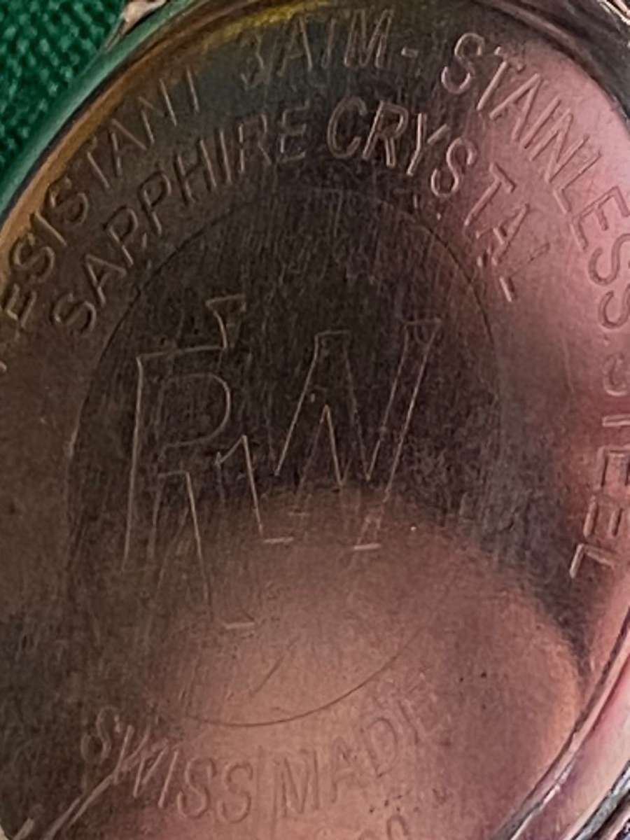 AUTHENTIC RAYMOND WEIL GENEVE,MENS WATCH-USED BUT VERY GOOD CONDITION,WITH STEEL STRAP-PERFECT RUNN