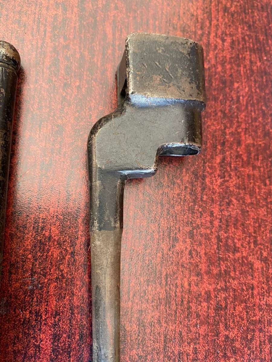 NO 4 MK11 SPIKE BAYONET WITH SCABBARD