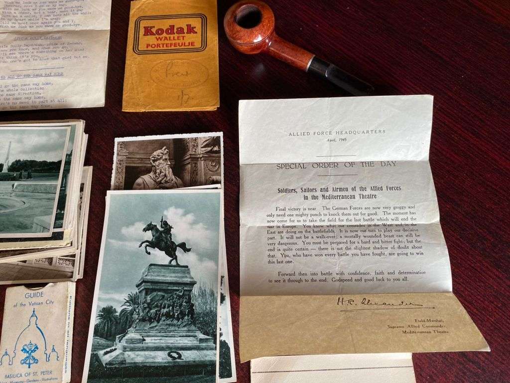 LARGE SELECTION OF MEMORABILIA AND PERSONEL BELONGINGS FROM A SOLDIER-WW2