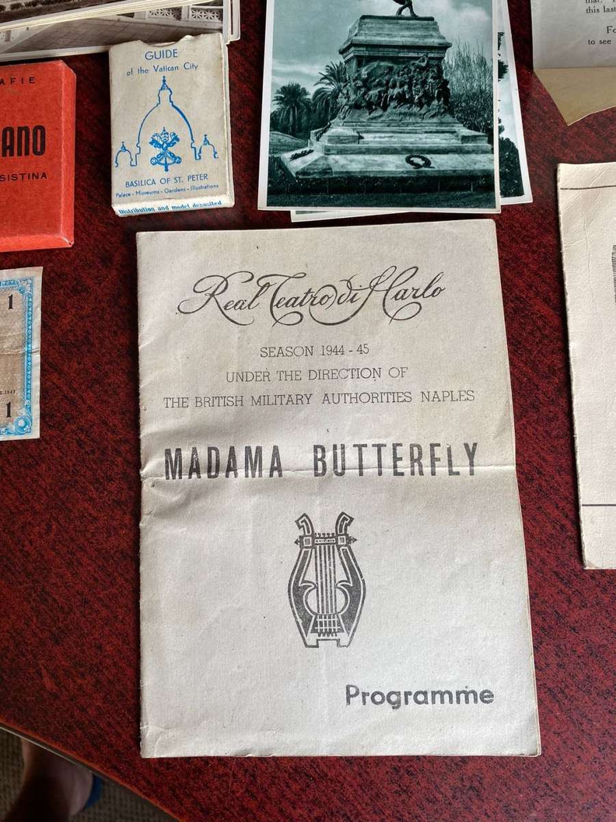 LARGE SELECTION OF MEMORABILIA AND PERSONEL BELONGINGS FROM A SOLDIER-WW2