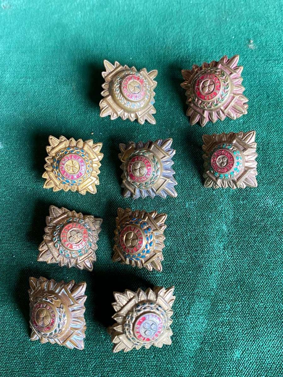 BRITISH OFFICERS RANK PIPS GILT/ENAMEL-2 LARGE ONES AND 7 SMALLER ONES-SOLD TOGETHER-ONE LUG MISSING