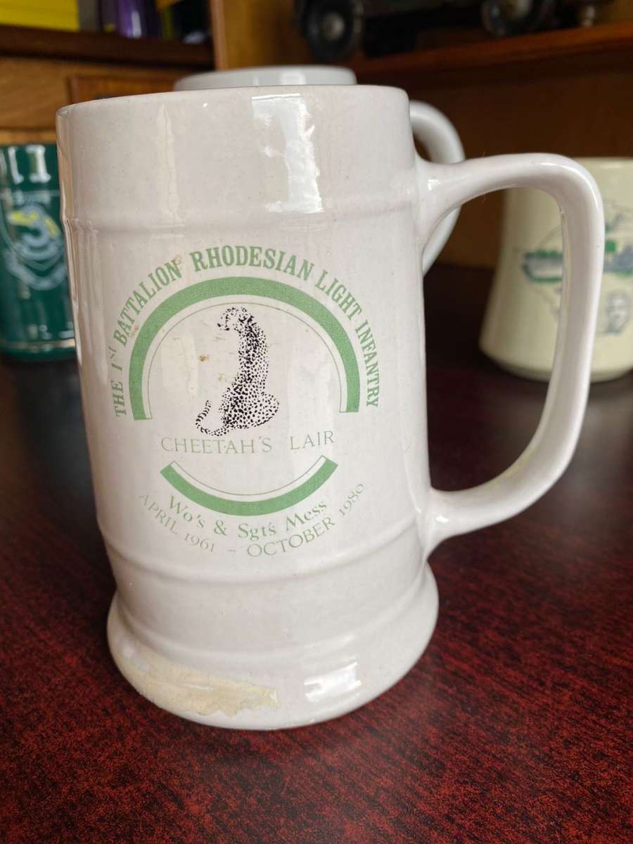 THE 1ST BATTALION RHODESIAN LIGHT INFANTRY WO`S & SGT`S MESS-APRILL 1961- OCT 1980 MUG-NORBEL POTTER