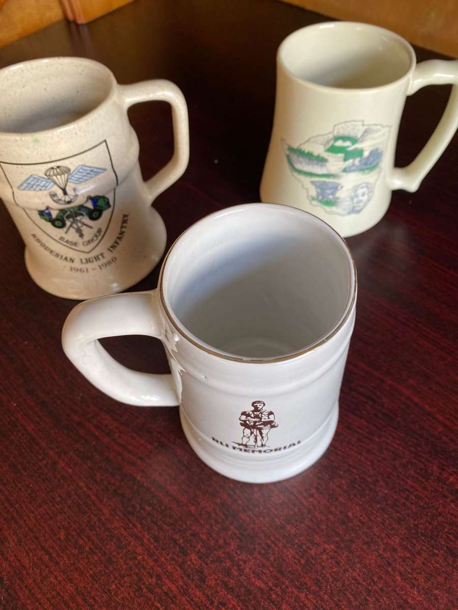 RHODESIAN LIGHT INFANTRY MUG NORBEL POTTERIES,RHODESIA,MAKERS STAMP-HEIGHT 14 CM-DIAMETER THE BASE