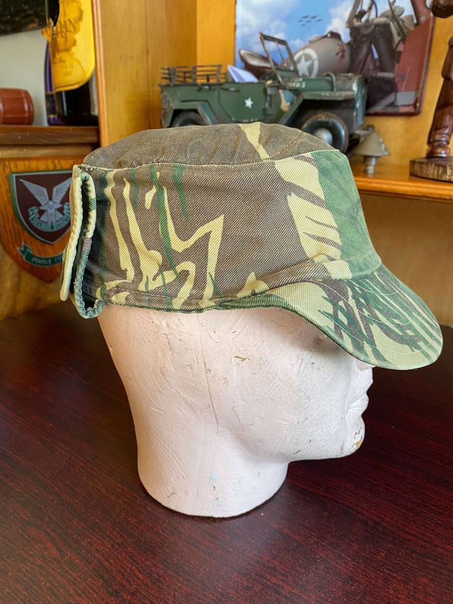 RHODESIAN CAMO FLAP CAP WITH SCARCE REFLECTIVE INNER-BELONGED TO TREDGOLD-HE WAS WITH THE RHODESIAN