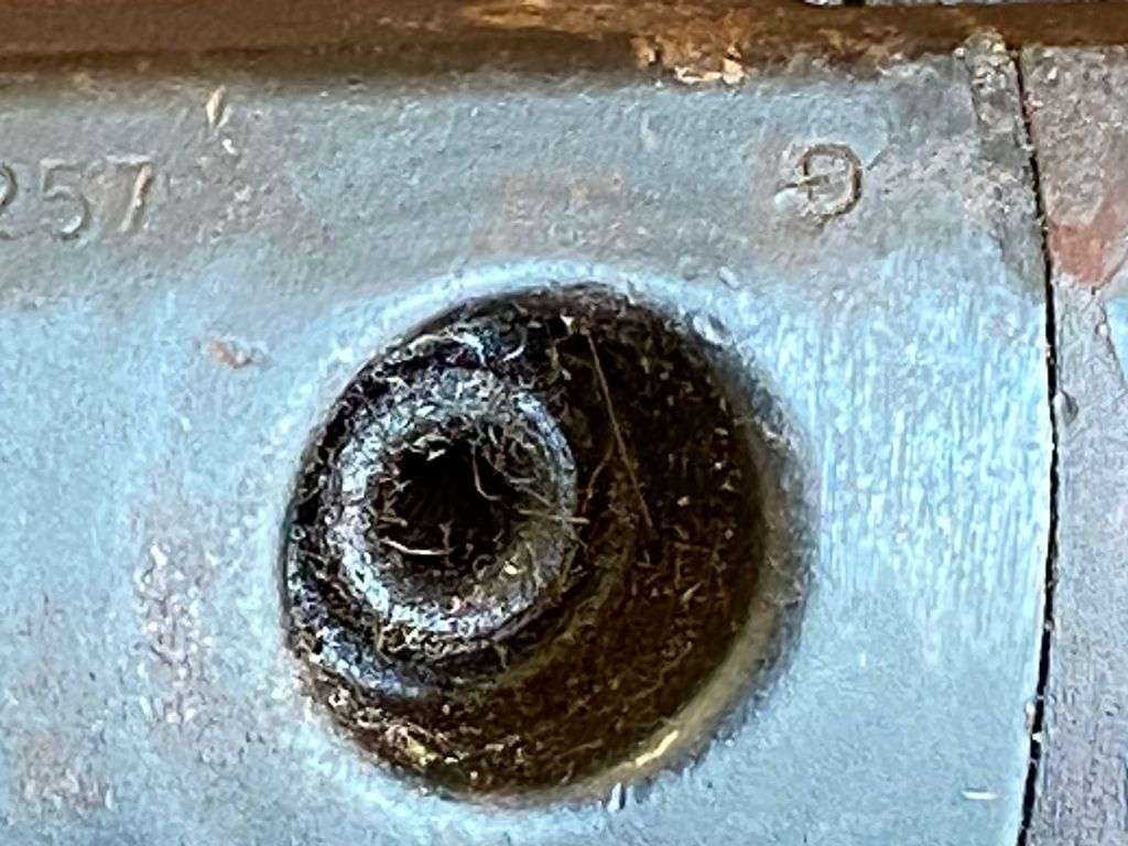 RHODESIAN PATTERN 64 COMPLETE SKELETON KIT WITH WATER BOTTLE AND SCARCE BAYONET,NAMED TO LT. J.T.E.