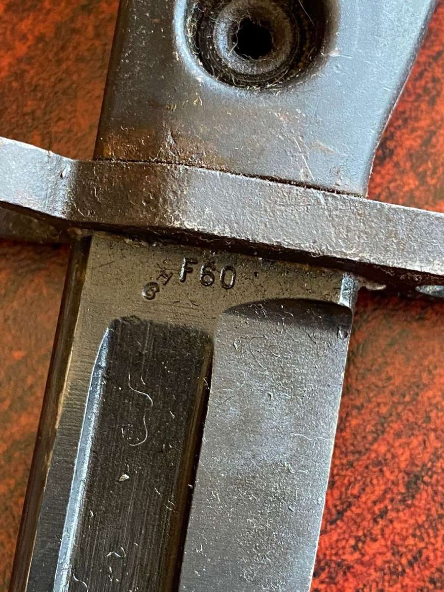 RHODESIAN PATTERN 64 COMPLETE SKELETON KIT WITH WATER BOTTLE AND SCARCE BAYONET,NAMED TO LT. J.T.E.