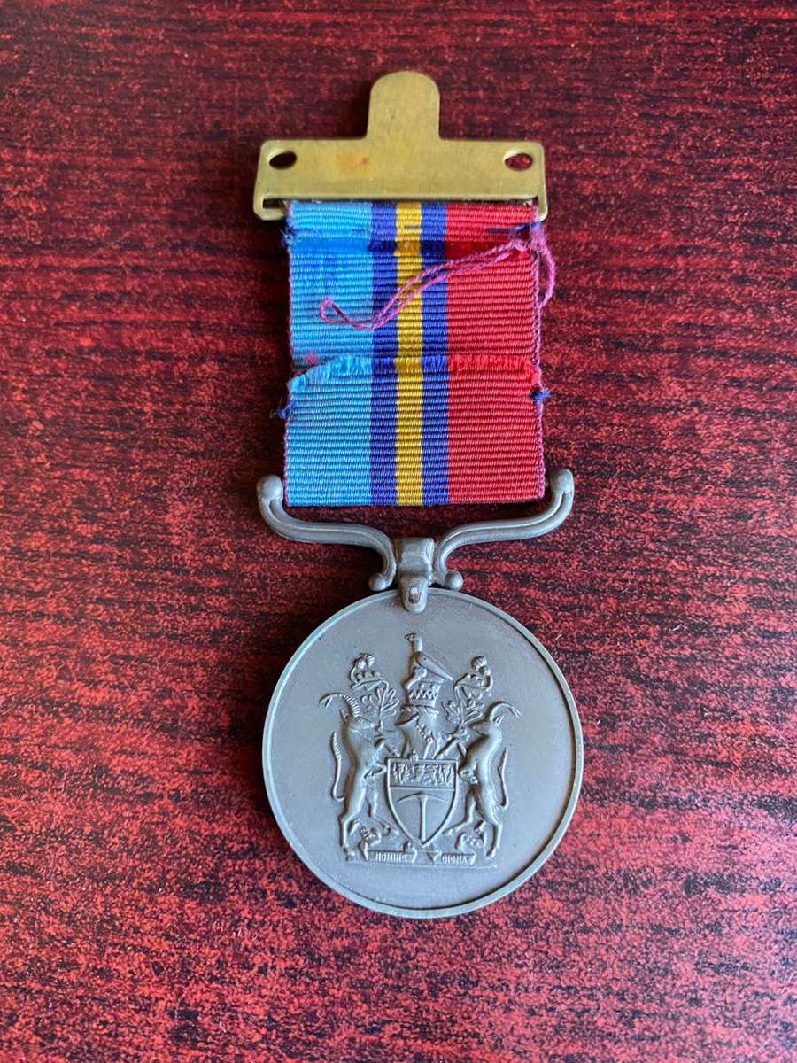 RHODESIAN SELOUS SCOUTS COLLECTION -ALL BELONGED TO CPL 82516 K.P GROSSMITH (CONFIRMED ON SELOUS SCO