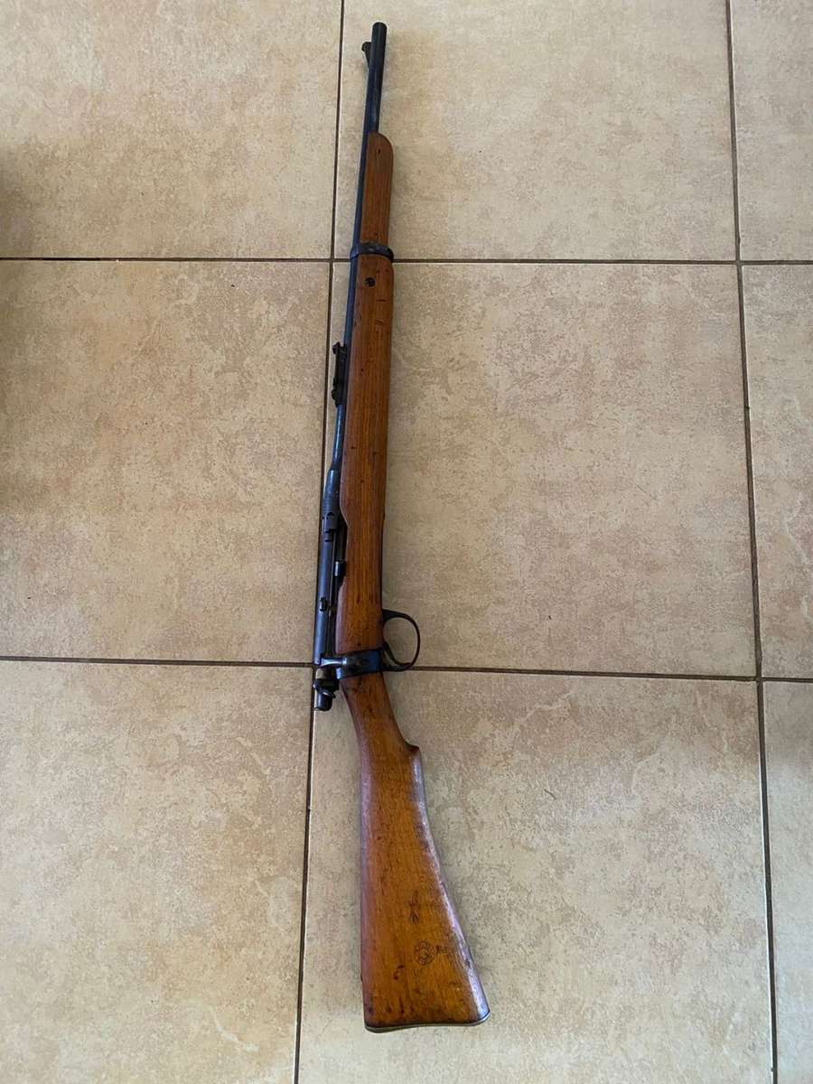 .303 DACTIVATED RIFLE(CAN ONLY BE USED AS A ORNAMENT-TOTAL LENGTH 107CM-PLEASE LOOK AT PICS FOR MARK