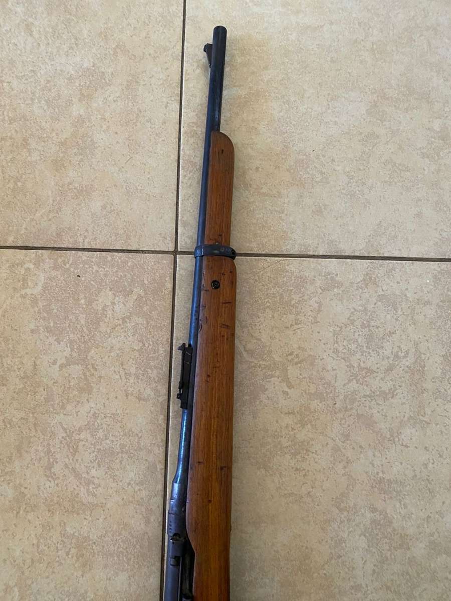 .303 DACTIVATED RIFLE(CAN ONLY BE USED AS A ORNAMENT-TOTAL LENGTH 107CM-PLEASE LOOK AT PICS FOR MARK