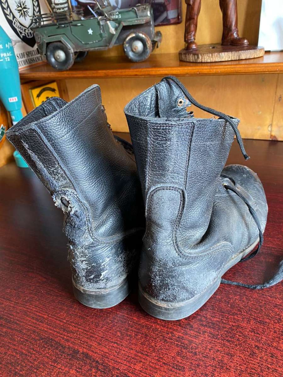 SADF PERIOD-SAAF BLACK BOOTS-SIZE 9 -USED
