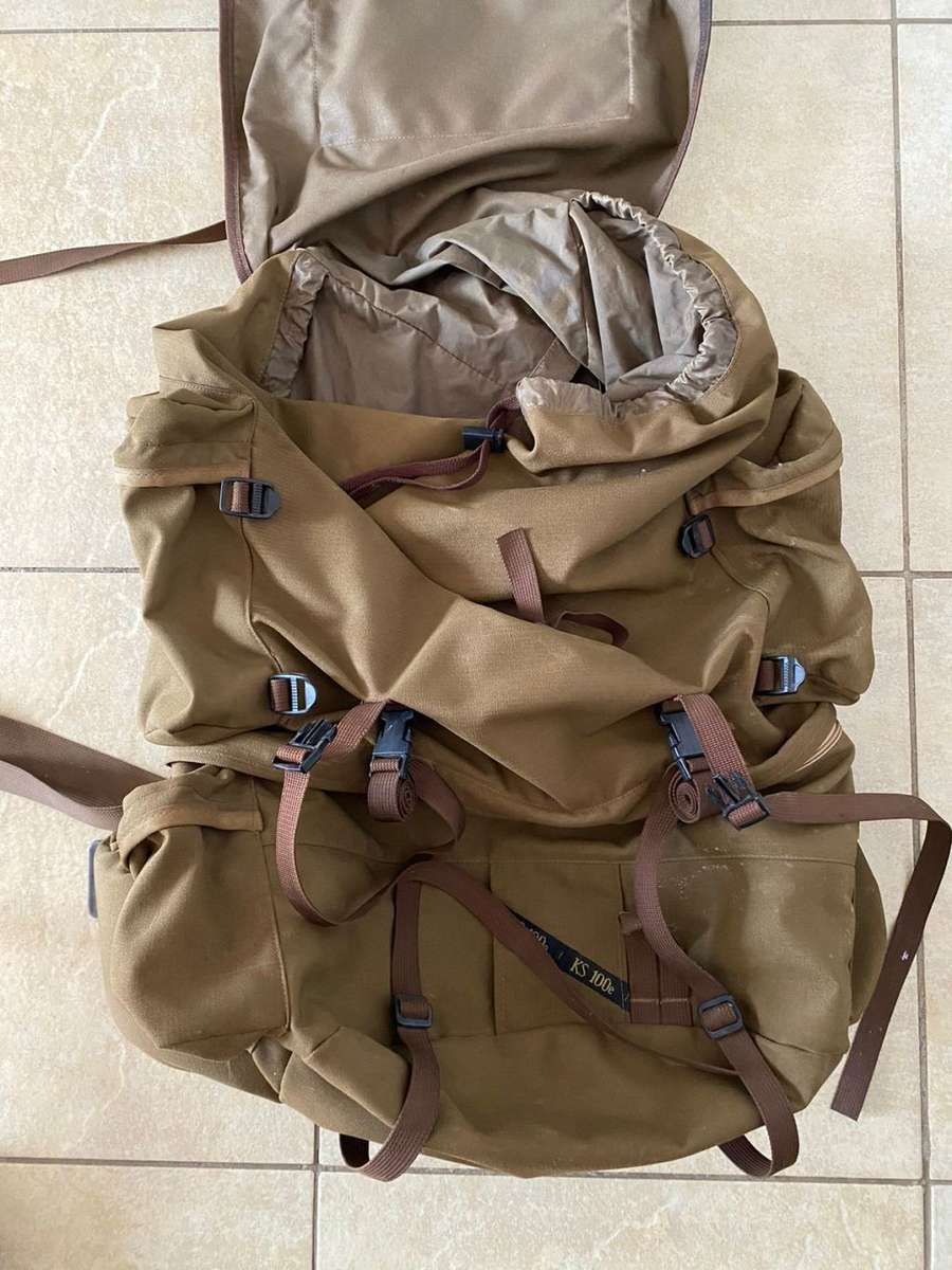 KARRIMOR KS100E JAGUAR BACK PACK-VERY GOOD CONDITION AND COMPLETE CONDITION WITHOUT ANY DAMAGE-PRIVA