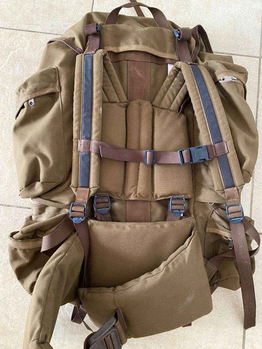 KARRIMOR KS100E JAGUAR BACK PACK-VERY GOOD CONDITION AND COMPLETE CONDITION WITHOUT ANY DAMAGE-PRIVA