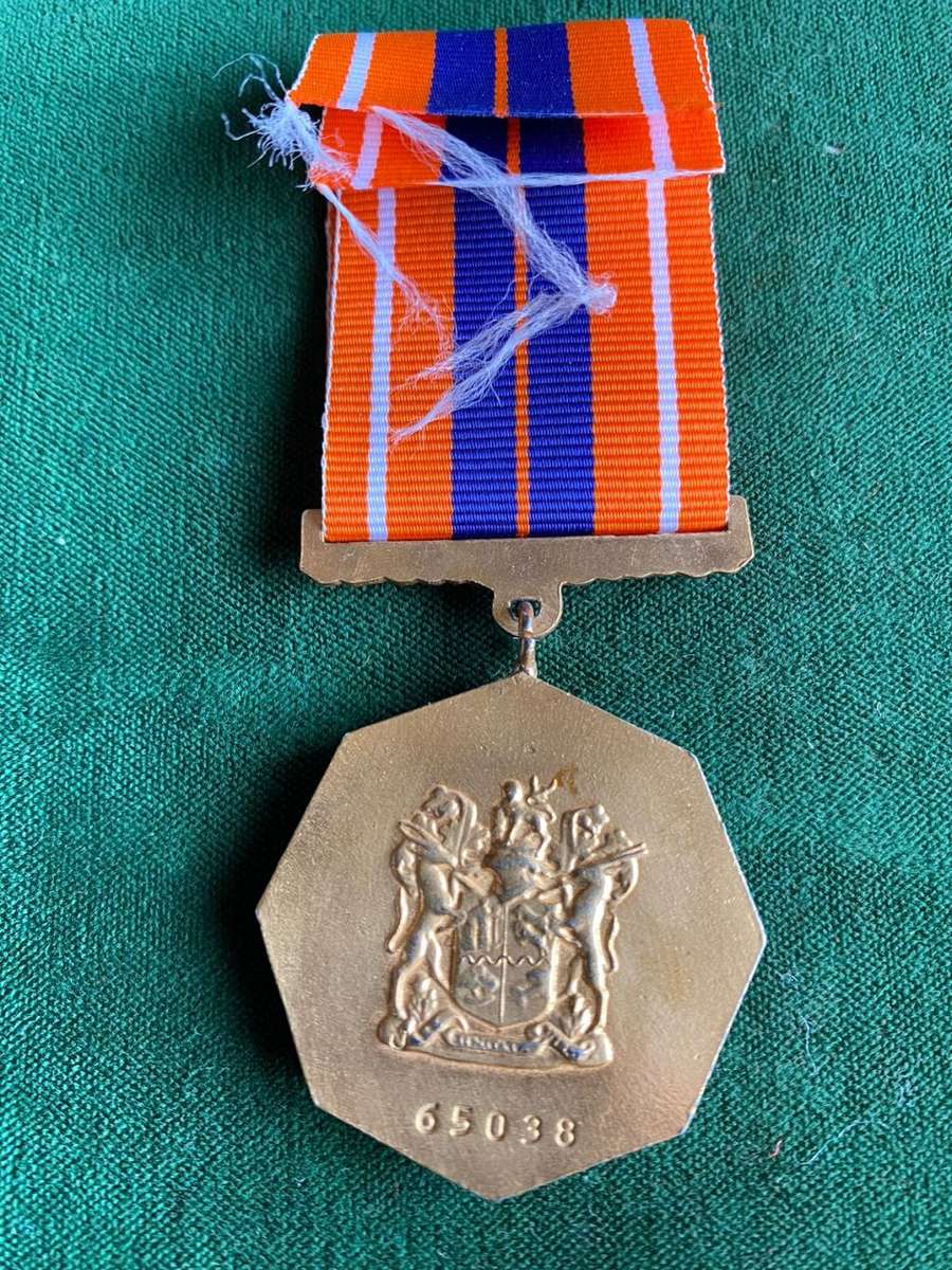 SADF FULL SIZE PRO PATRIA MEDAL-EARLY 1ST TYPE WITH SWIVEL SUSPENDER AND LOW NO.-MADE BY METAL ART-